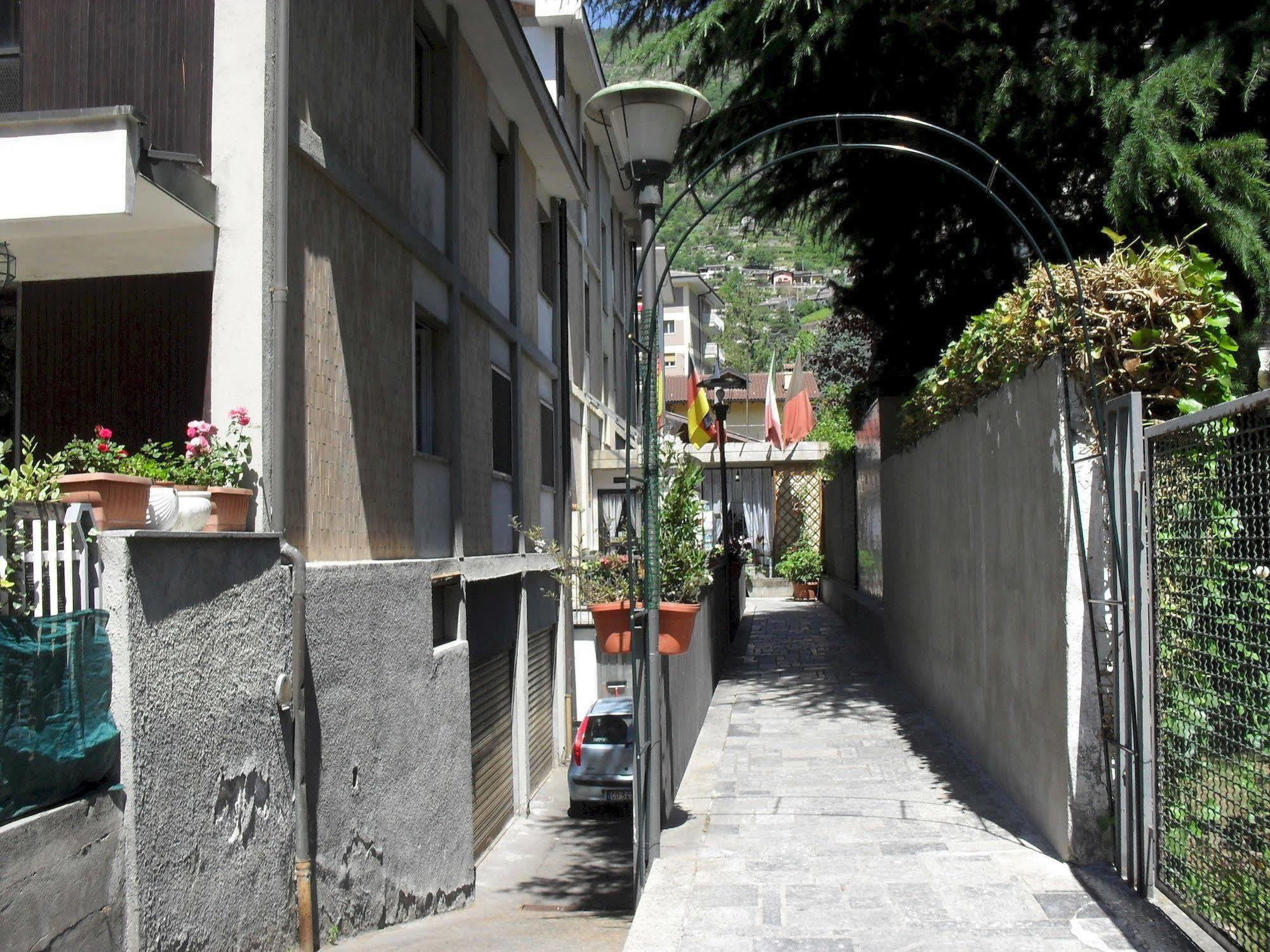 Al Caminetto Hotel Aosta Kültér fotó